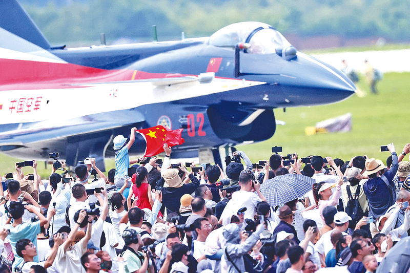 男生操屄女生免费视频长春航空展迎来首个公众日