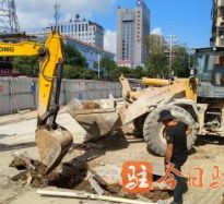 大鸡巴操小穴网站高温下的坚守｜道路建设者用汗水铺就畅通路